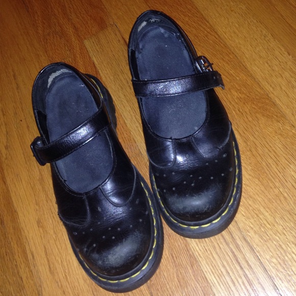 DR. MARTENS vintage mary jane's.