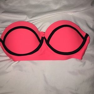 Strapless bathing suit