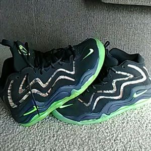 Unworn retro Nike Air Pippin 1 camo