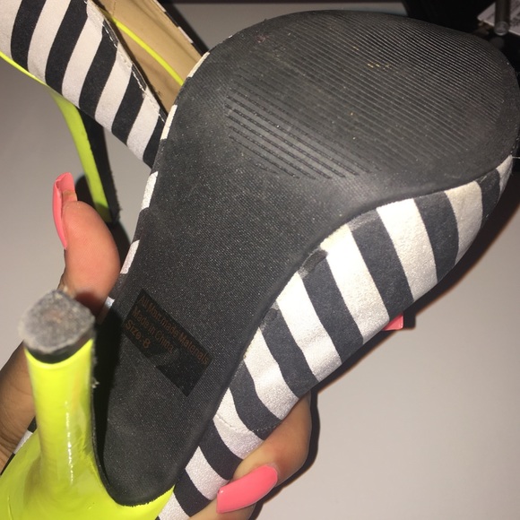Heels - Picture 2 of 2
