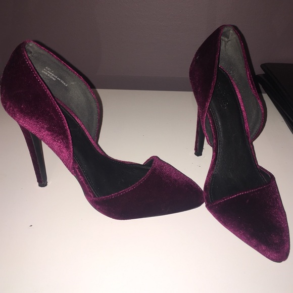 Heels - Picture 1 of 2