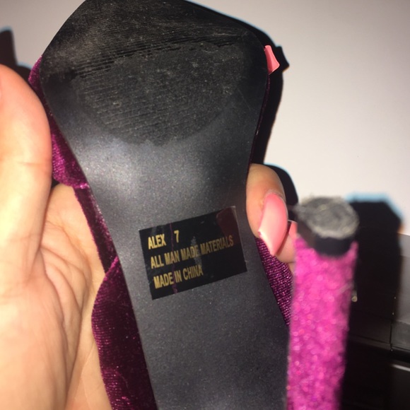 Heels - Picture 2 of 2