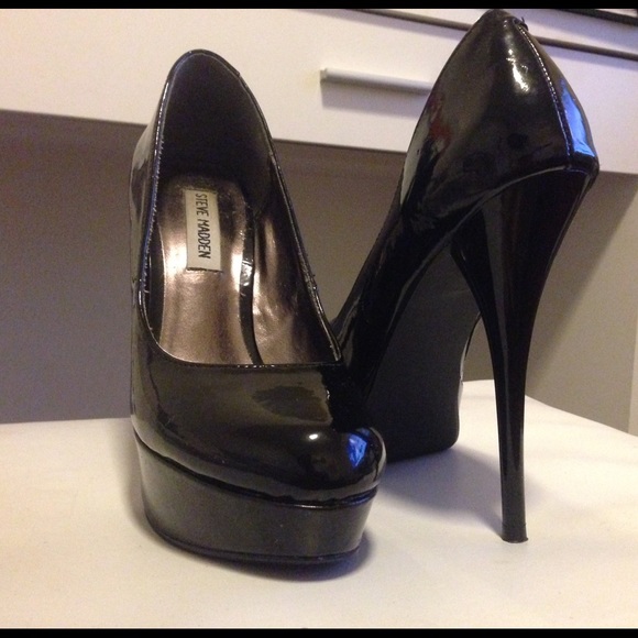 Steve Madden Patent Leather Black Pumps