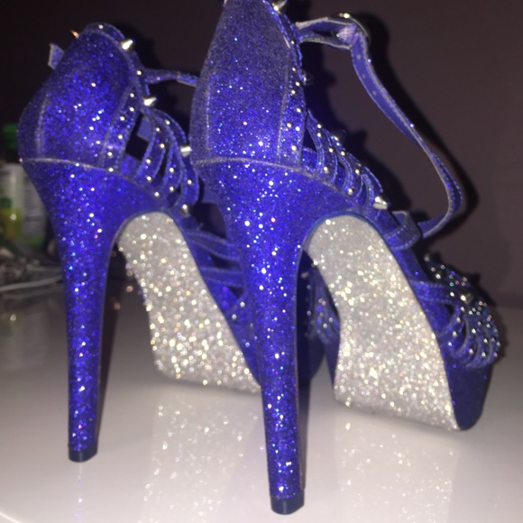 Heels - Picture 2 of 4