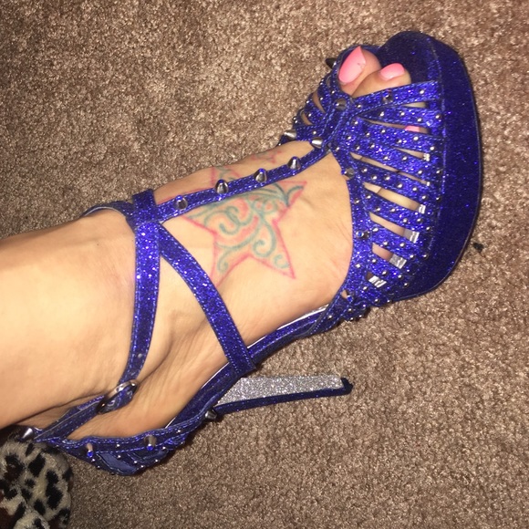 Heels - Picture 3 of 4