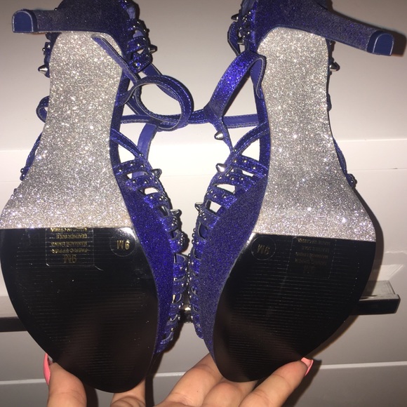 Heels - Picture 4 of 4