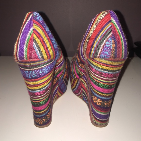 Heels - Picture 2 of 2