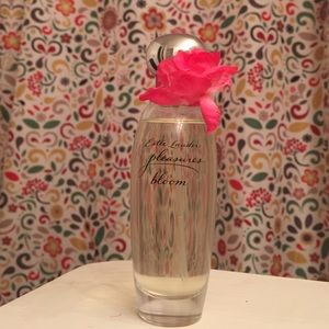 Estée Lauder "Pleasures Bloom"