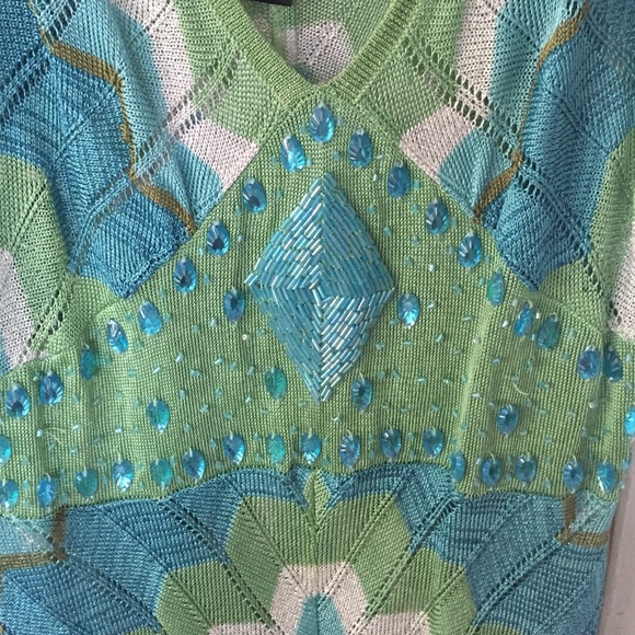 Top - Picture 2 of 4