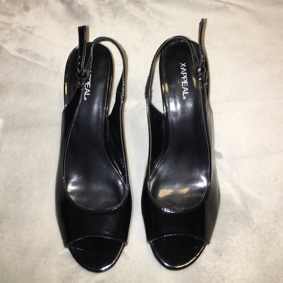BLACK HEELS