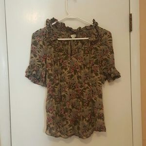 Womans ruffle sleeve shirt