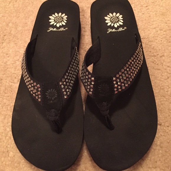 Yellow Box bling wedges size 9, gently used