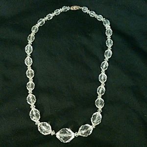 Elegant necklace