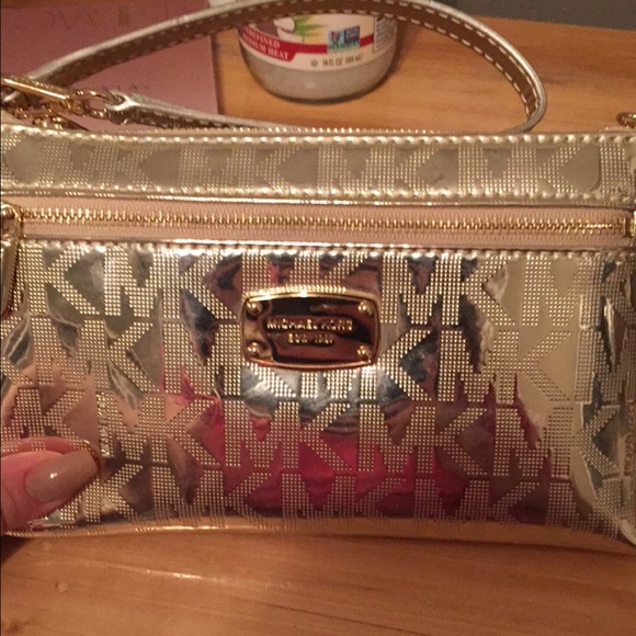 Authentic Michael Kors wristlet