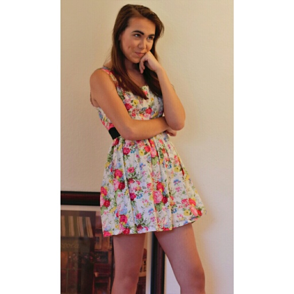 Forever 21 Floral Dress - Picture 1 of 2