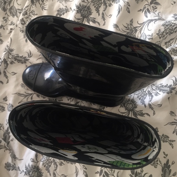 *NEW PRICE* CHANEL Black Heeled Rain Boots - Picture 4 of 4