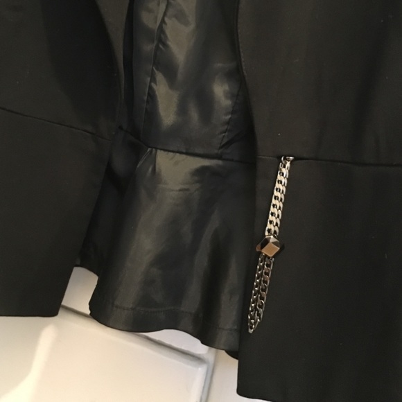 Blazer - Picture 2 of 2