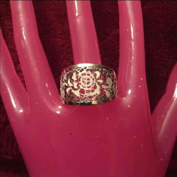 14k white gold ring size 5 beautiful rose design