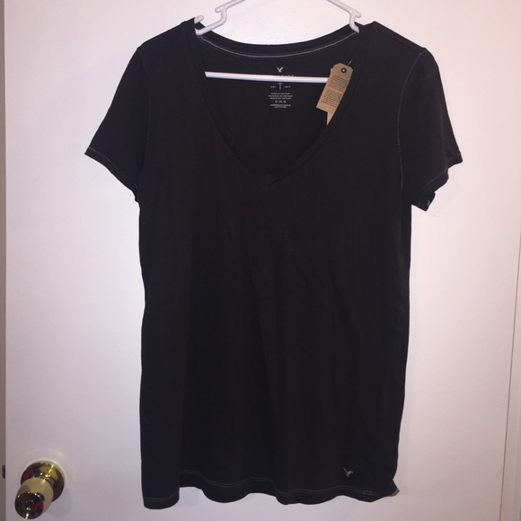 SOLD! American Eagle vneck tee