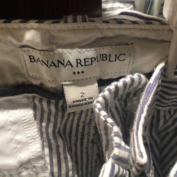 Banana republic Pin striped shorts - Picture 2 of 3