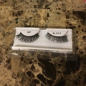 False thick eye lashes