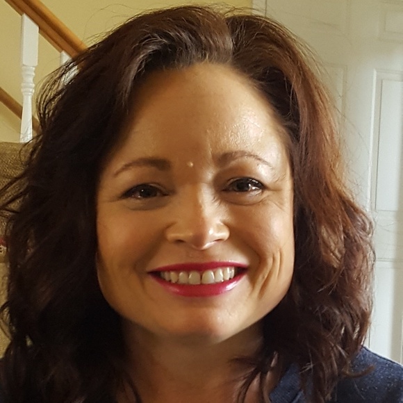 Meet your Posher, Pam - Picture 2 of 3