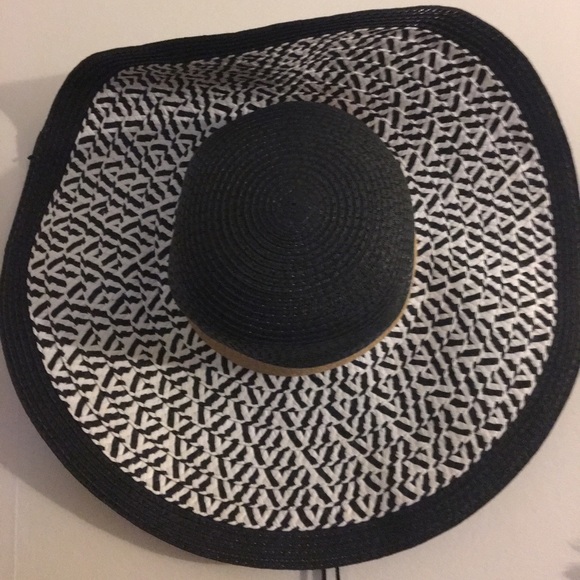 Floppy hat
