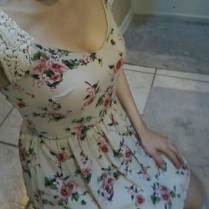 Floral dress tan with crochet lace size small