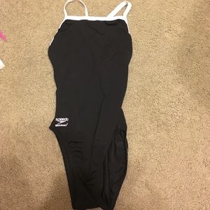 New Speedo Endurance Flyback Swimsuit Size 28