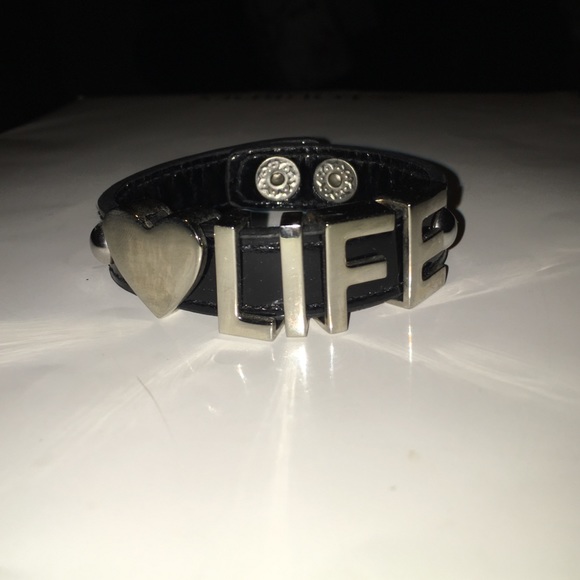 BCBG Generation "❤️LIFE" bracelet.
