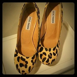 Steve Madden Wedge Leopard print shoe