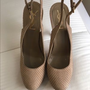YSL beige Pumps