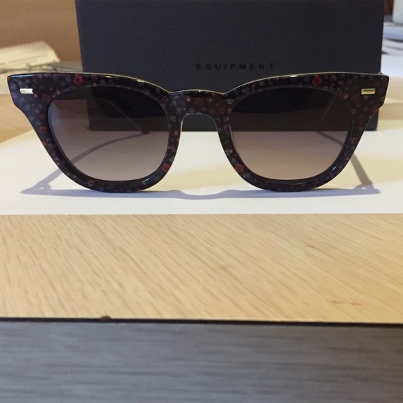 Equipment sunglasses