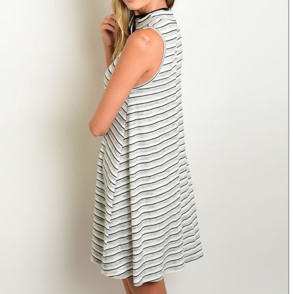 💖BLACK, WHITE, GRAY STRIPED MINI DRESS-NWT-S,M,L - Picture 2 of 4
