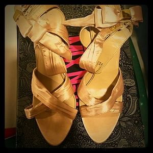 SATIN SANDAL W/ BOW