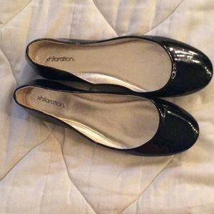 Slim-fitting flats