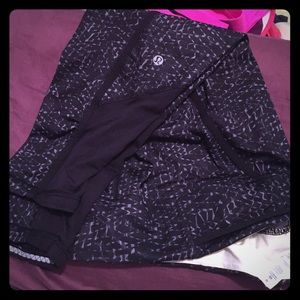 Lululemon Crop pattern pants