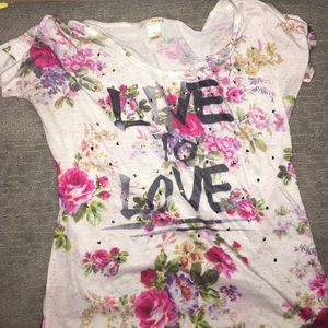 Cute shirt from Buckle