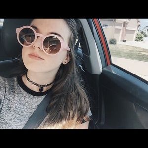 Meet your Posher, Annie