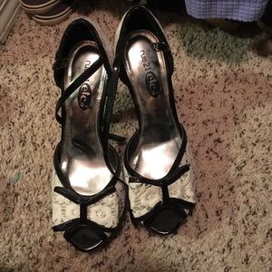 Beautiful black lace heals