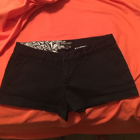 3 Volcom Size 5 shorts