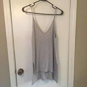 Low V tank top