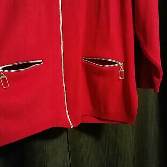 Red sweater - Picture 2 of 4