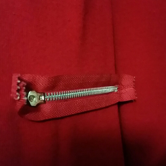 Red sweater - Picture 3 of 4