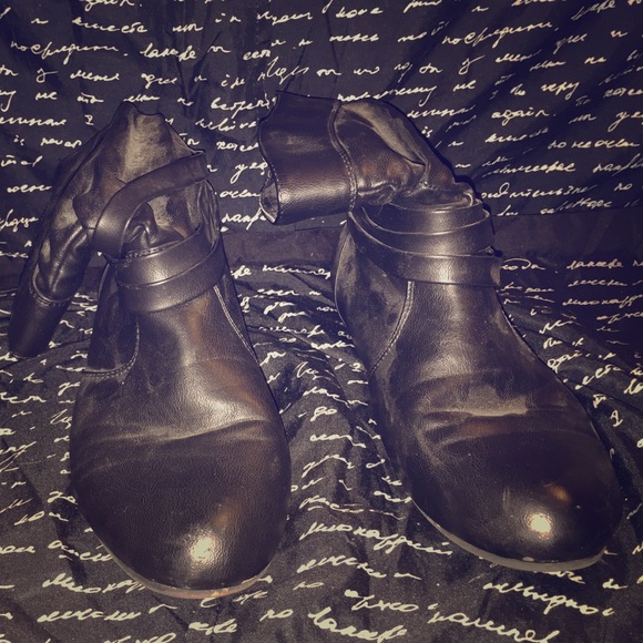 Black Boots