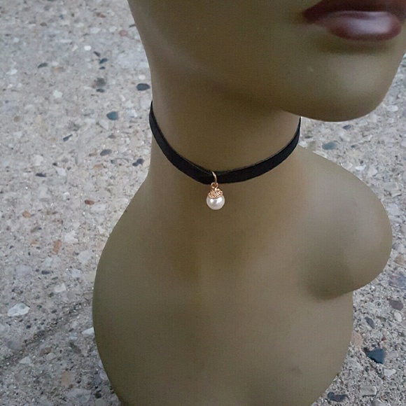 Black velvet choker necklace