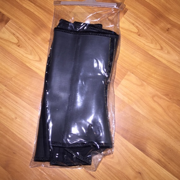 Black waist trainer - Picture 1 of 2