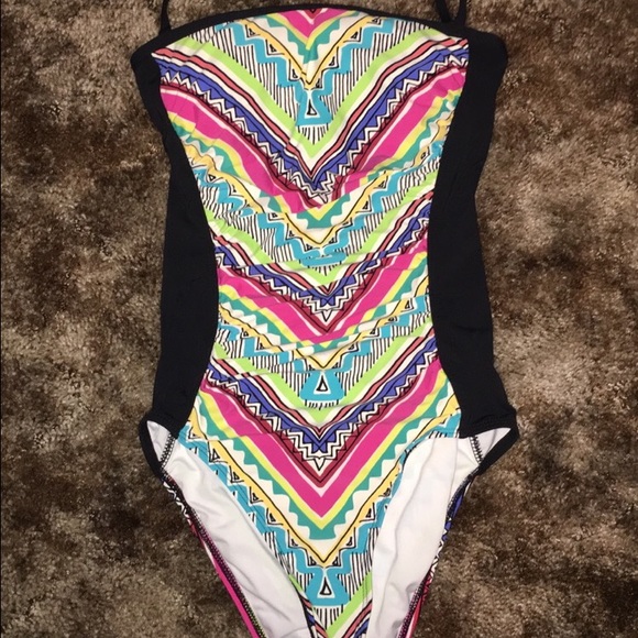 Swimwear/ bathing suit