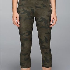 Lululemon WU Camo crop!