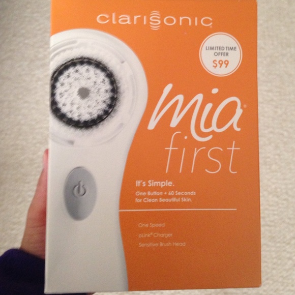 White Clarisonic Mia First